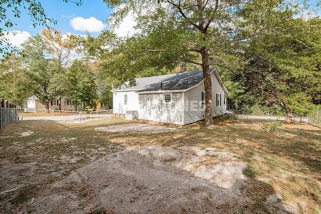 Photo - 2100 Lake Shore Dr