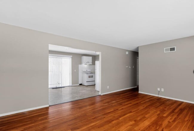 Photo - 296 Meadowcrest Dr