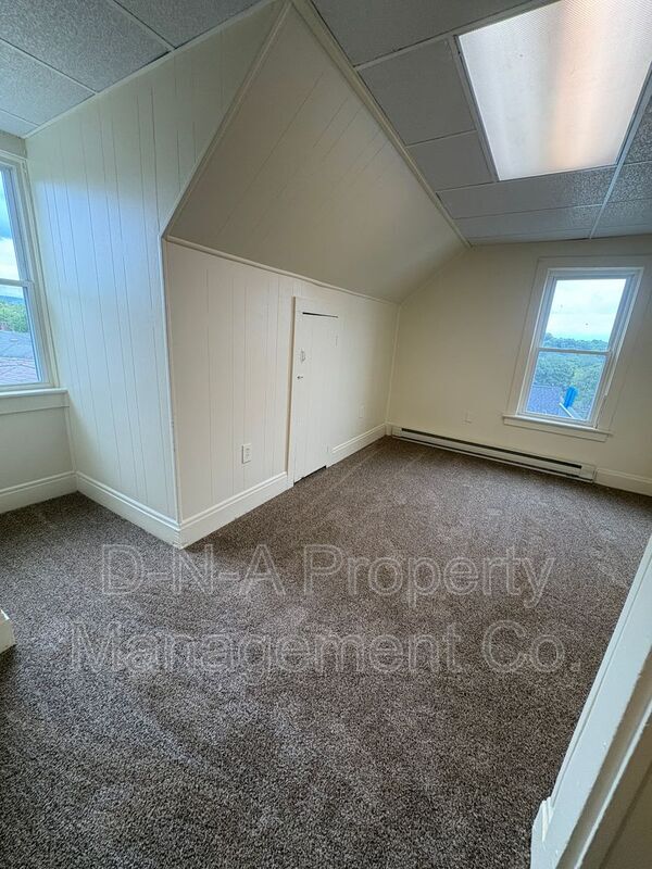 Photo - 154 Garibaldi Ave Unidad #3