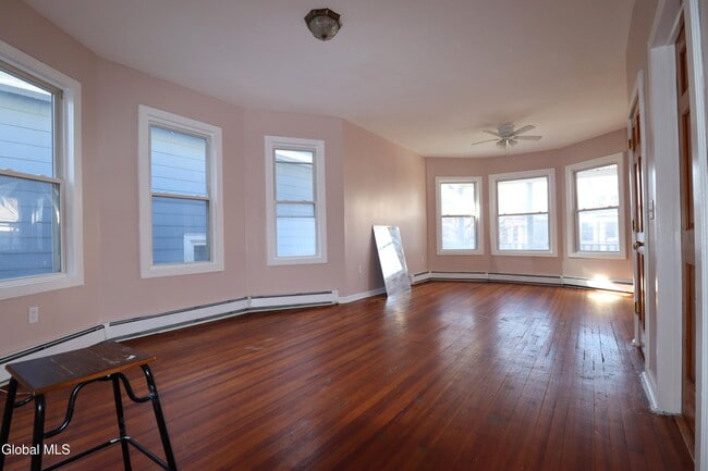 Photo - 29 Morris St