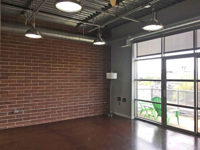 Photo - 322 E Liberty St Unidad 20