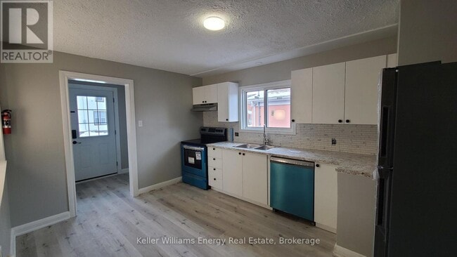 Photo - 201 Celina St