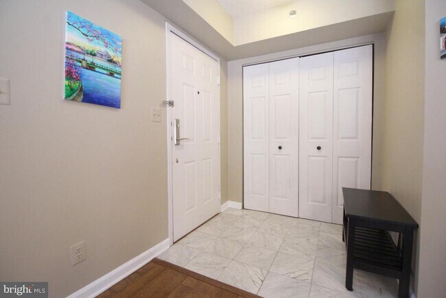 Building Photo - 1200 Braddock Pl Unit 312