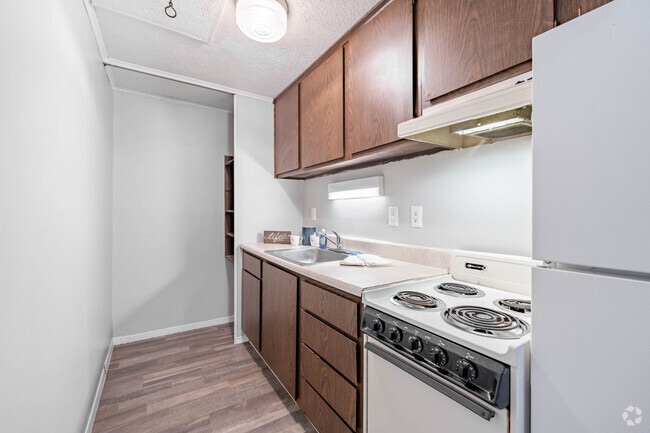 1BR, 1BA - 560SF - Kitchen