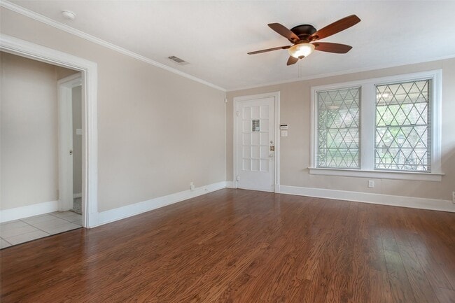 Photo - 6922 Lindsley Ave