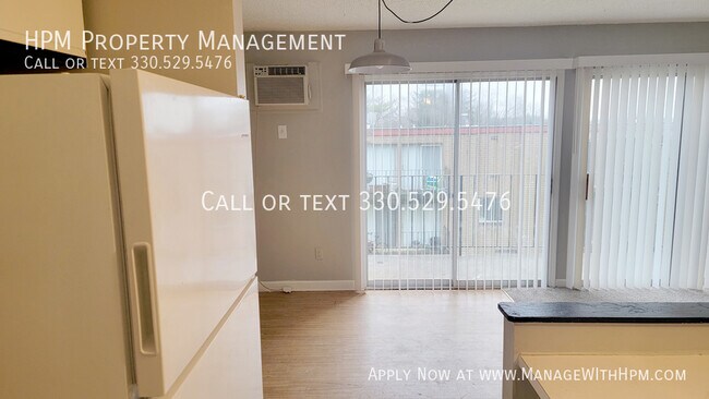 Photo - 725 E Waterloo Rd Unidad F