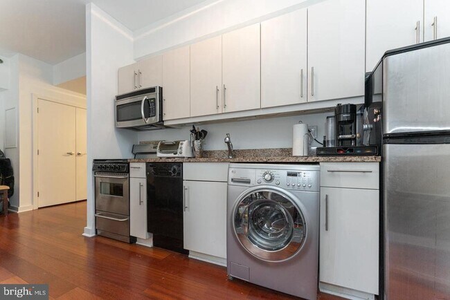 Photo - 219 S 18th St Unidad 504