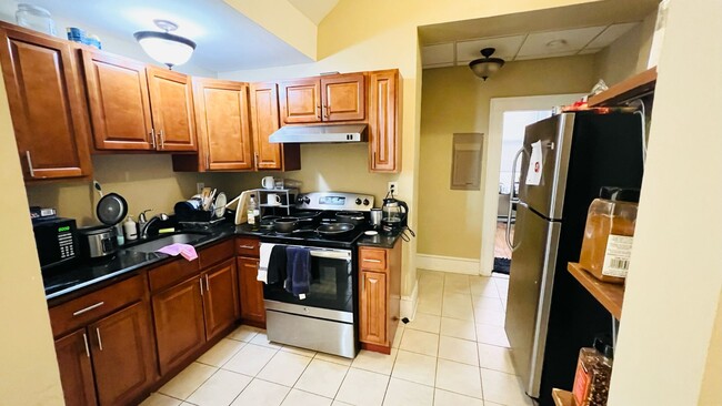 Photo - 395 Orange St Unit 2