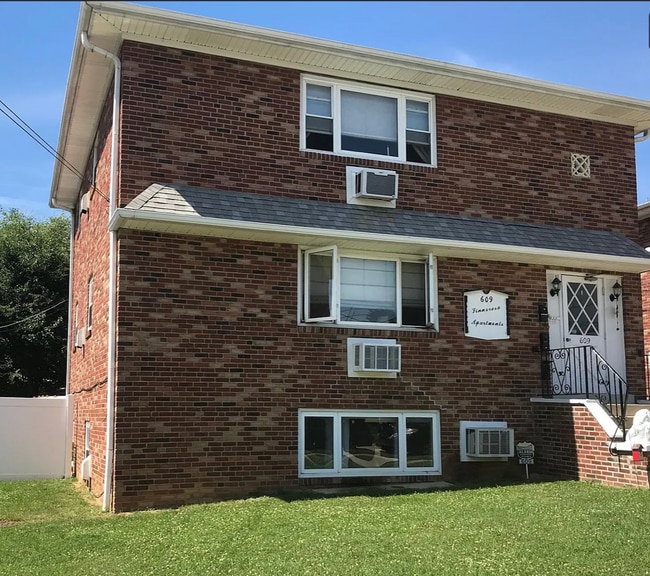 609 8th Ave