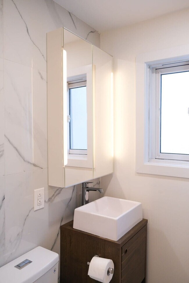 Photo - 1755 R. Saint-Denis Unit FL4-ID1319146P