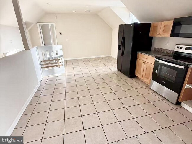 Building Photo - 105 Second St