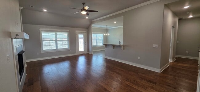 Photo - 995 Jameson St