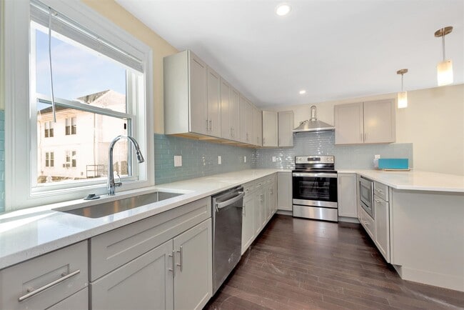 Photo - 43 Wright Ave Unit 1