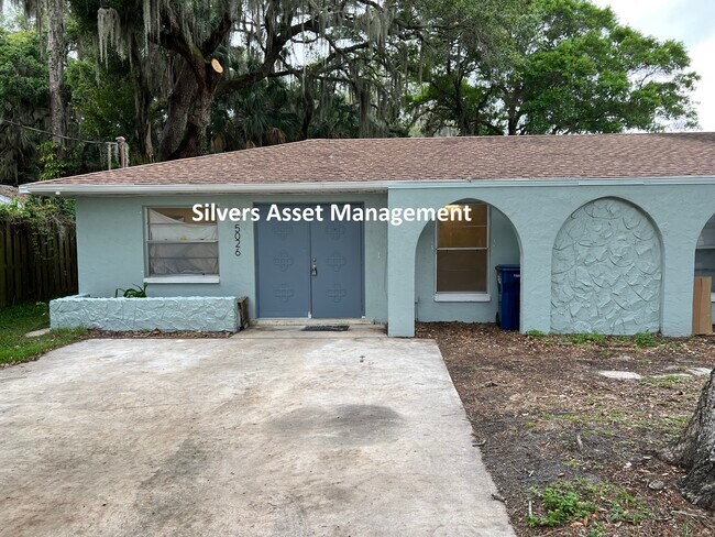 Front - 5026 30th St W