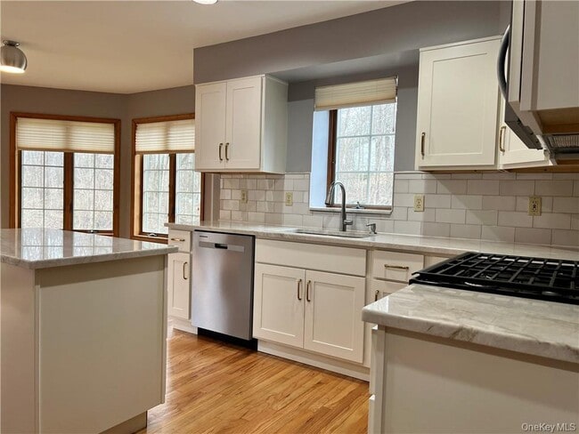 Photo - 10 Carrington Ct