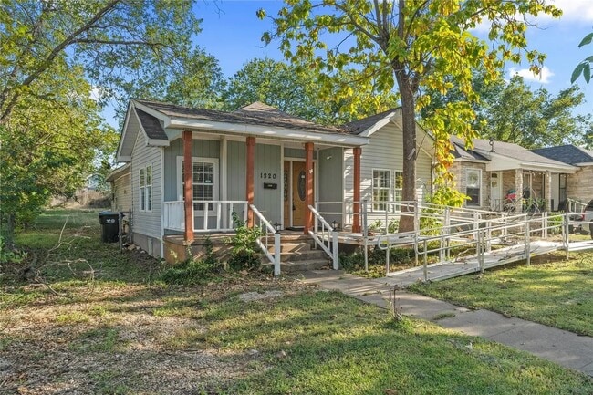 Building Photo - 1820 Live Oak Ave