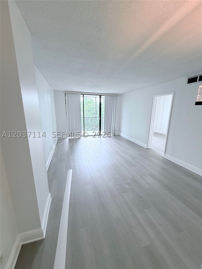 Building Photo - 3301 N Country Club Dr Unit 407