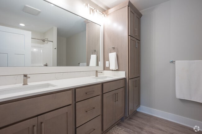 3BR, 2.5BA - 1,498SF - Primary Bedroom Bathroom