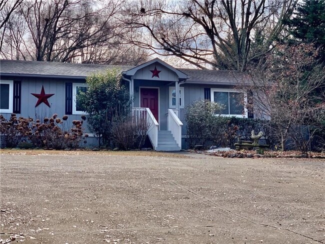 Building Photo - 322 Powder Springs St