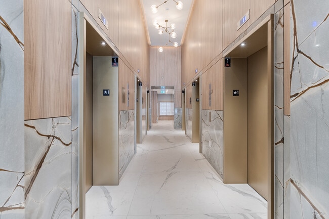 Photo - 2186 Gilmore Av