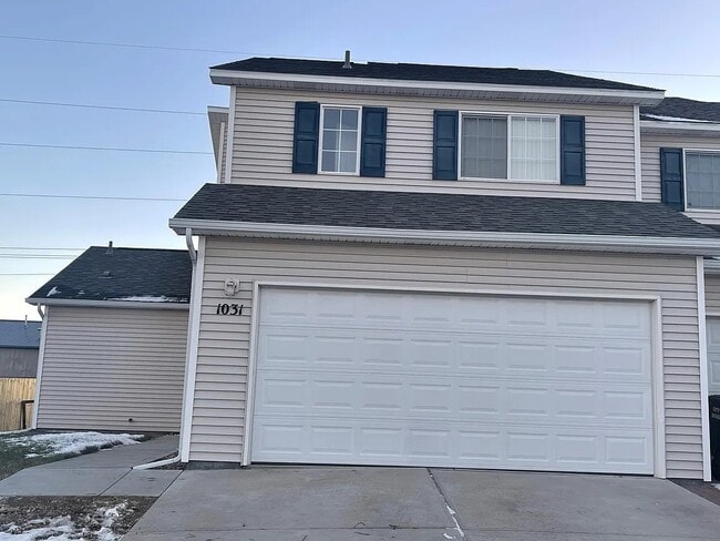 Building Photo - 1031 Meadow Ln
