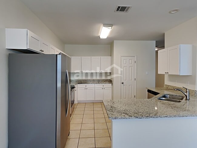 Photo - 24827 Crescent Run