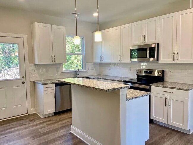 Photo - 1538 Crawford Rd