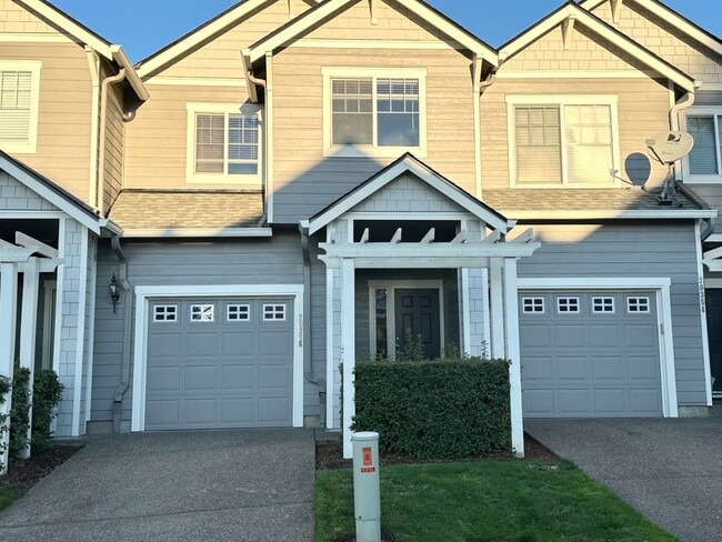 Beautiful 3 Bedroom Townhouse in West Linn! - Beautiful 3 Bedroom Townhouse in West Linn!