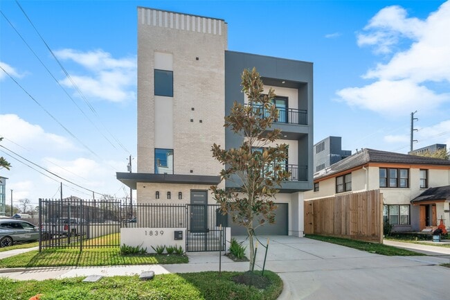 Building Photo - 1839 Colquitt St