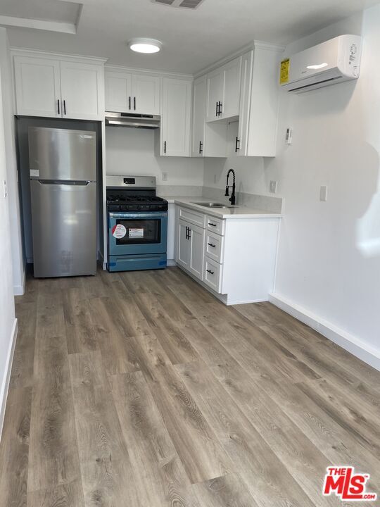 Photo - 6627 Kraft Ave