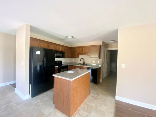 Photo - 532 Millbrooke Cir