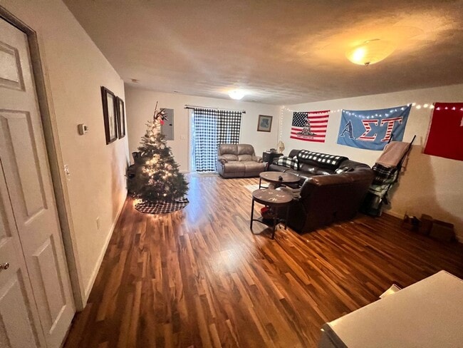 Photo - Radford, 3 BR / 1.5 BA, Available for the fall term