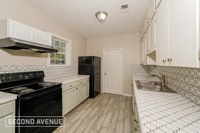 Photo - 544 7th St S House