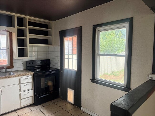 Photo - 629 S 14th St