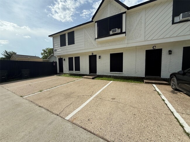 Building Photo - 518 6th St Unit A Rental