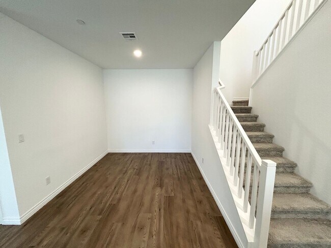 Photo - 3/BD 3/BA Stylish Summerlin West Townhome ...