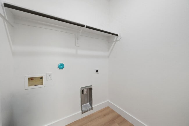 Building Photo - 8410 Sunnyhill St