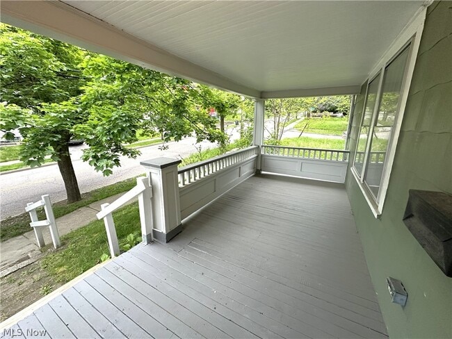 Photo - 1438 Newton St