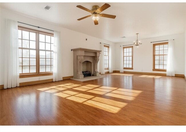 Building Photo - 415 NW 28th St Rental
