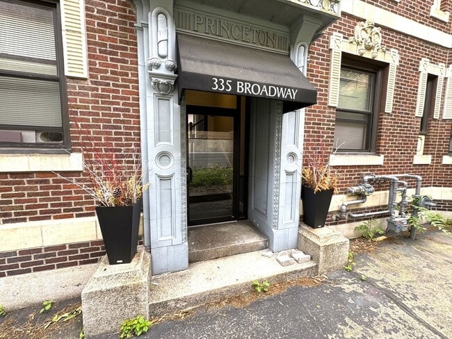 Photo - 335 Broadway Unit 11