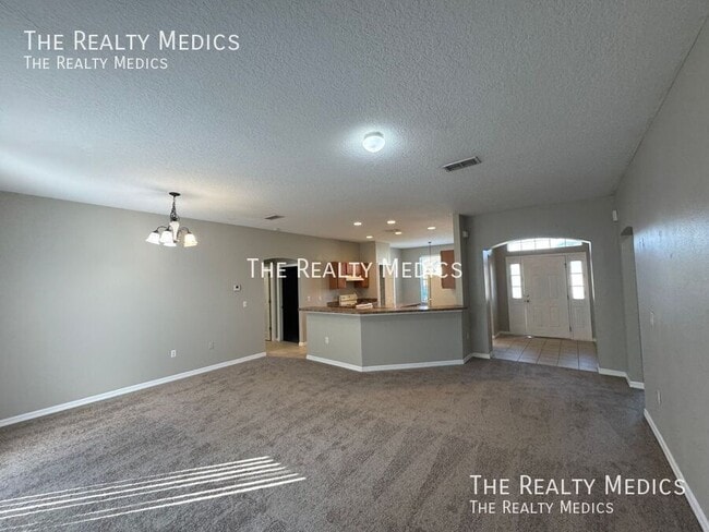 Photo - 447 Cierra Oaks Cir