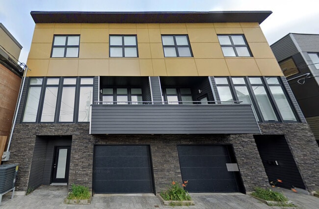 Building Photo - 5764 May St