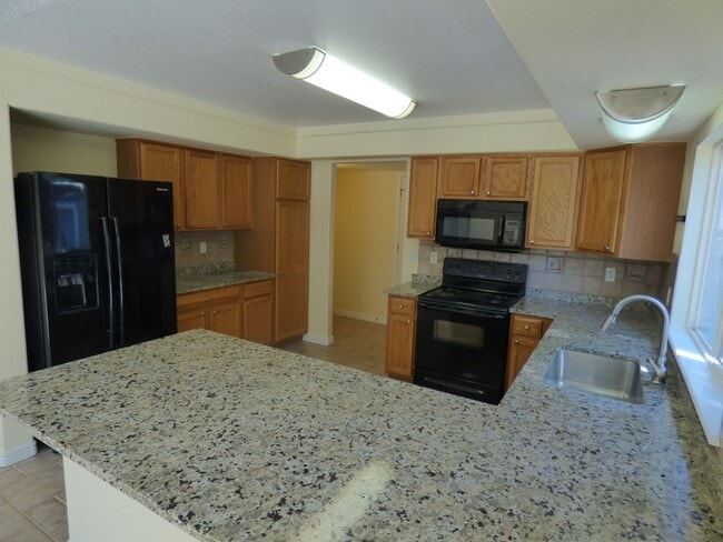 Photo - GREEN VALLEY RANCH, 3 BED PLUS LOFT, NEW GRANITE COUNTERS, SHED, BIG PATIO, HE WASHER/DRYER, GAS ...