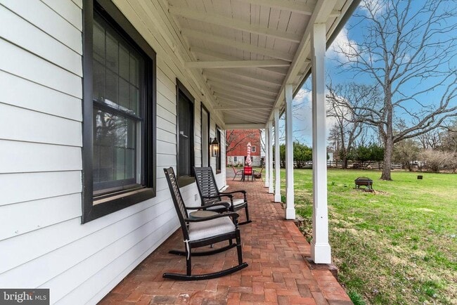 Building Photo - 180 Municipal Rd