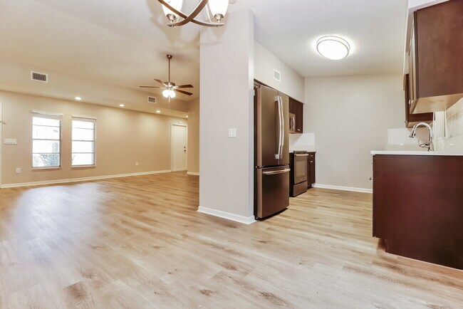 Photo - 1828 Craven Dr