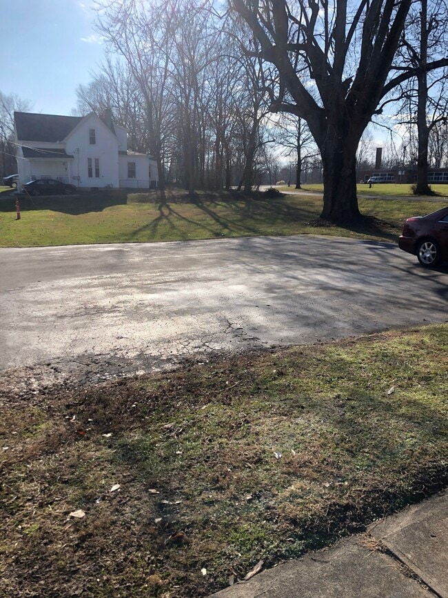 Photo - 256 W Sugartree St