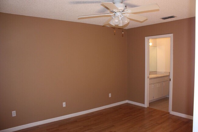 Photo - 20 Zebulon Pl