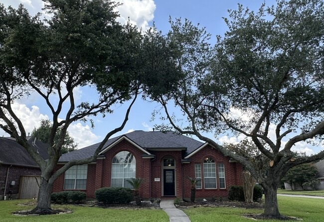Building Photo - 8739 Saratoga Dr Rental