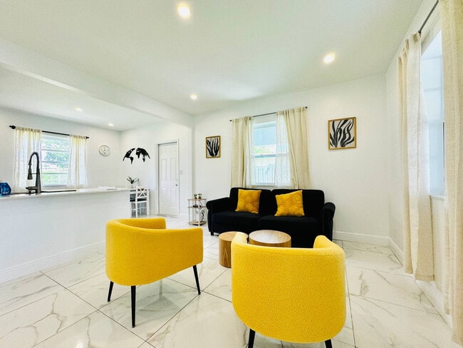 Photo - 133 SW 22nd Terrace Apartment Unit ID1258736P