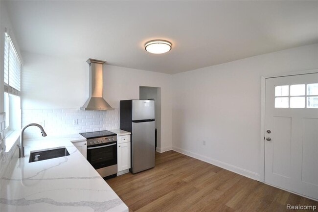 Photo - 23833 John R Rd Unit 2